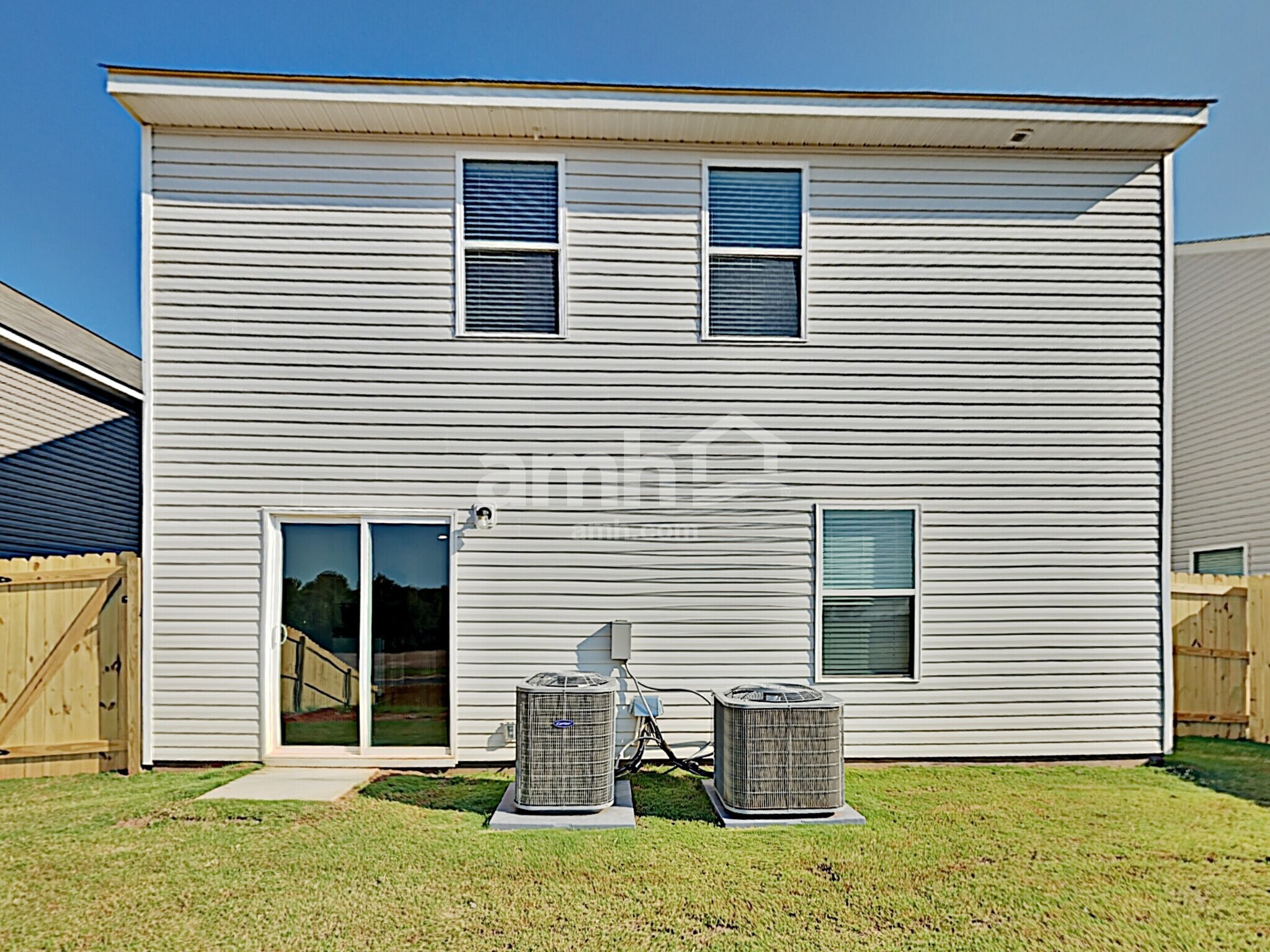 Building Photo - 3022 Wingadee Dr