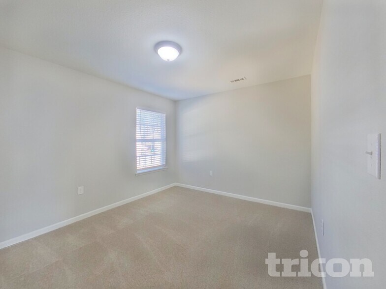 Building Photo - 3627 Alexander Forest Dr