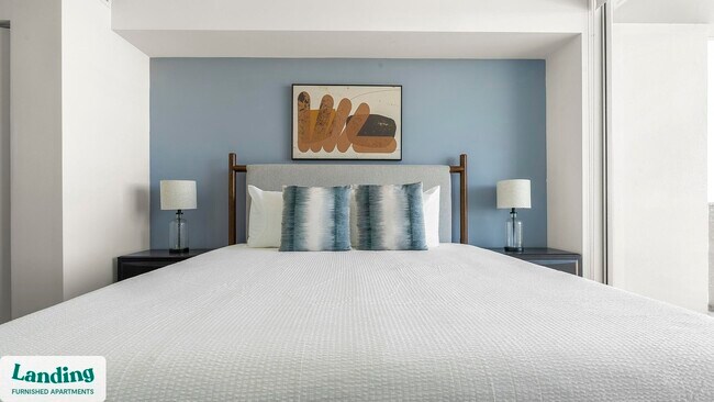 Building Photo - 1950 Mayfair St