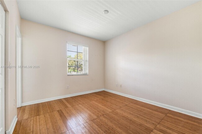 Building Photo - 3360 NE 14th Dr