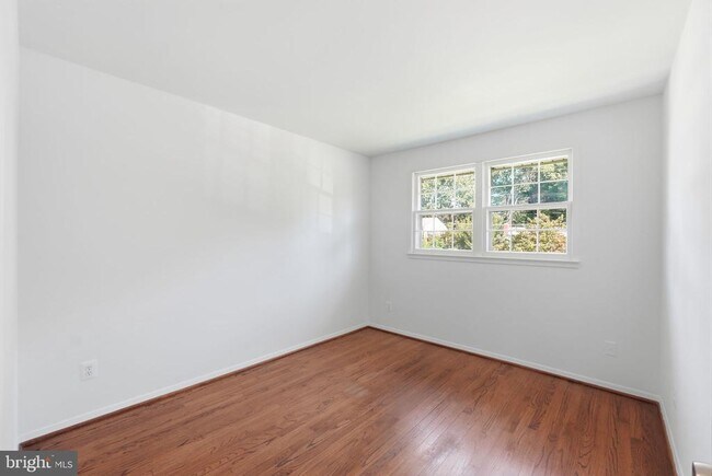 Building Photo - 8009 Gosport Ln