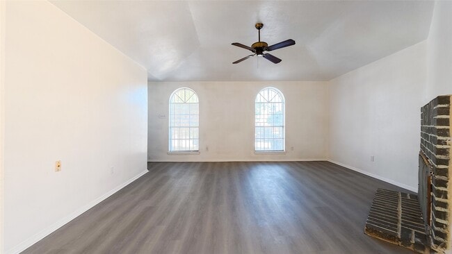 Building Photo - 9519 Wellsworth Dr