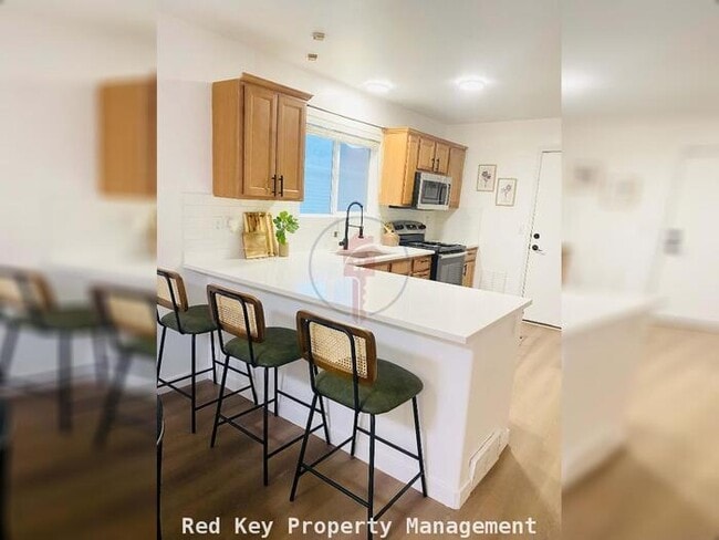Building Photo - 80 E Single Family Home