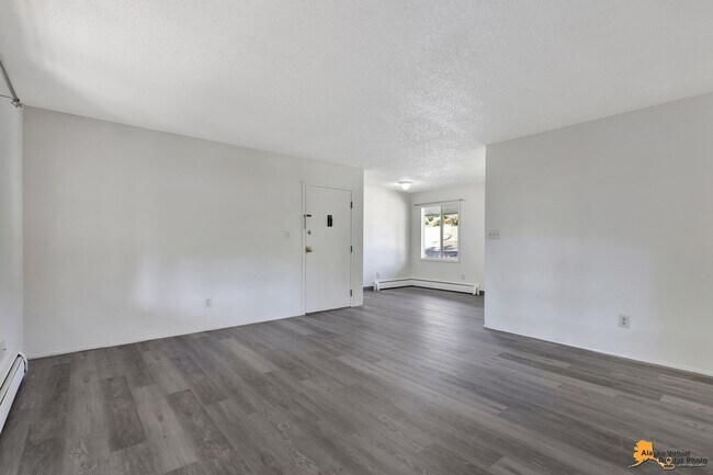 Building Photo - 1121 Latouche St