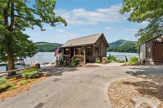 Building Photo - 112 Trout Lily Trail