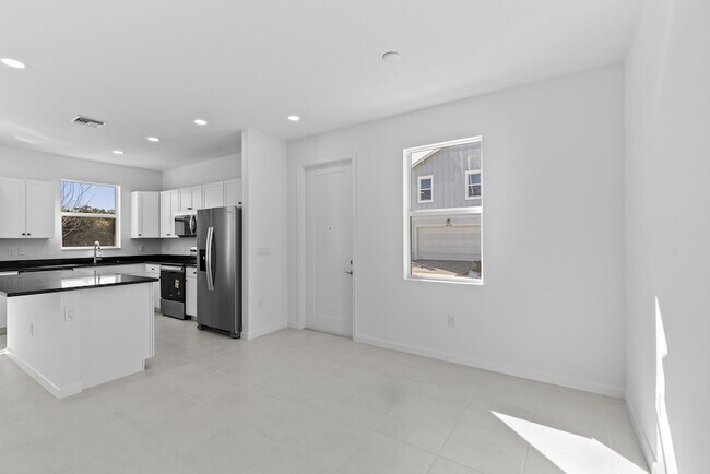 Building Photo - 4404 Longwood Lk Sq