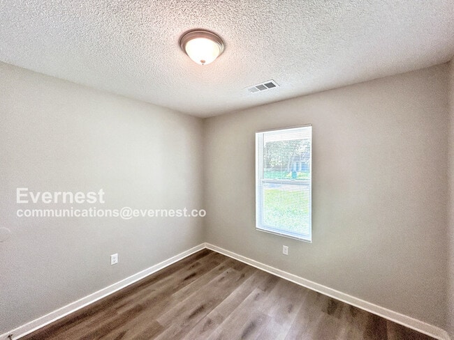 Building Photo - 3727 Kerwin Dr