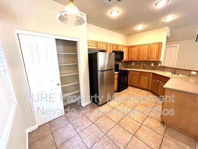 Building Photo - 8809 Horizon Wind Ave