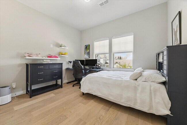 Building Photo - 6609 Basal Woods Way