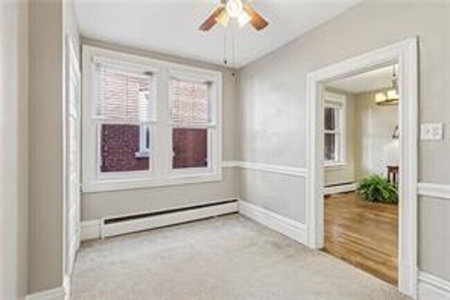 Building Photo - 428 N Taylor Ave