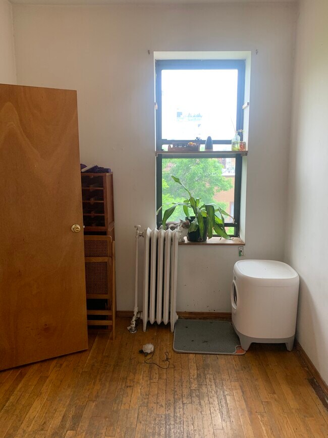 Primary Photo - 790 Metropolitan Ave