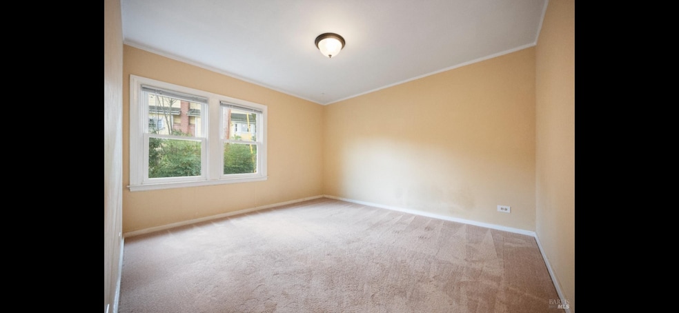 Building Photo - 142 Bungalow Ave