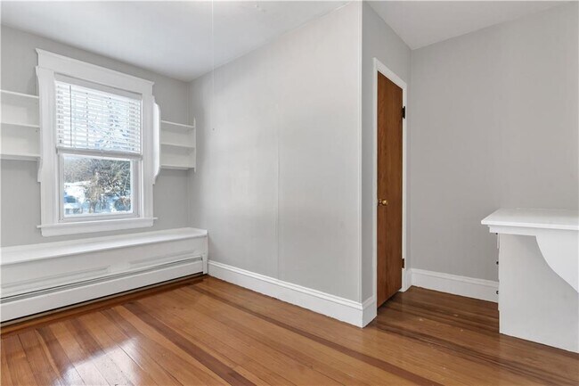 Building Photo - 19 Sherwood Ave