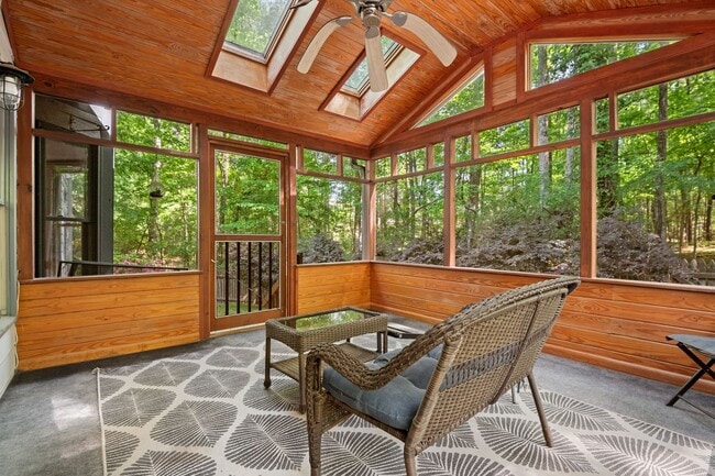 Building Photo - Single Family Home: Durham/Chapel Hill Line
