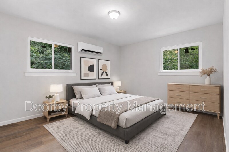 Building Photo - 133 W Ridgewood Ave