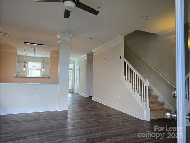 Building Photo - 14243 Richmond Park Ave