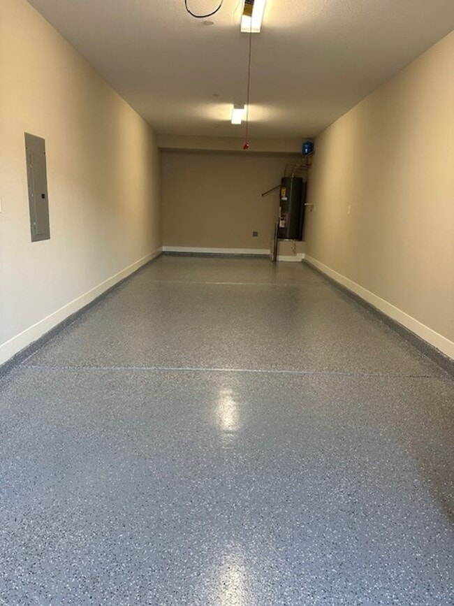 Building Photo - 2121 W Sonoran Desert Dr