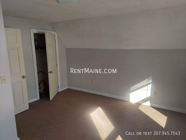 Building Photo - 13 Front St