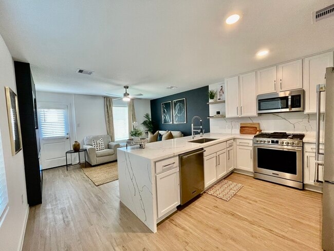 Building Photo - 21431 Carosella Dr