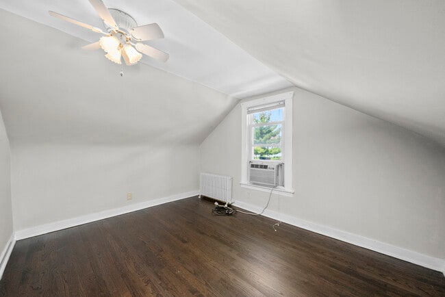 Building Photo - 7901 W Elmgrove Dr