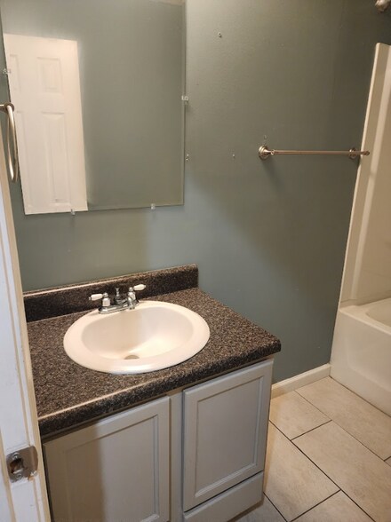 Building Photo - 5766 Aftonshire Dr