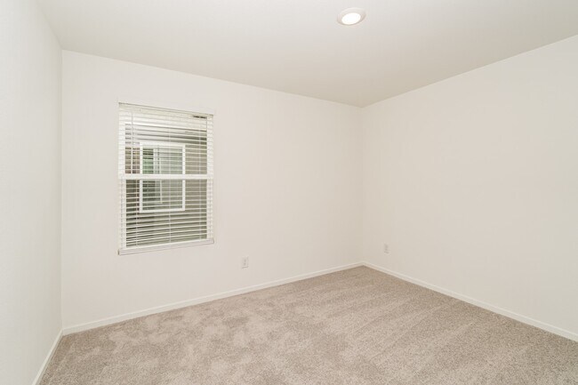 Building Photo - 10726 Red Orchid Dr