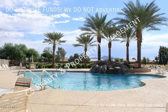 Building Photo - 1413 E Peach Tree Dr