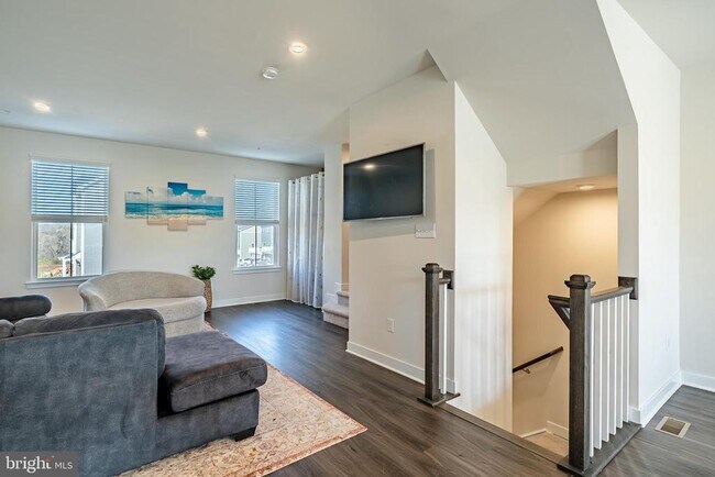 Building Photo - 74 Glory Maple Ln