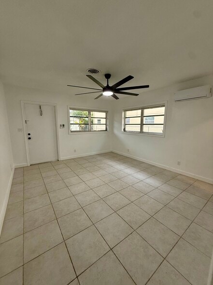 Building Photo - 337 SE 12th Ave