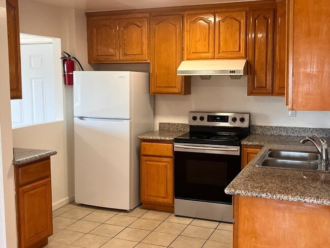 Building Photo - 10162 Beardon Dr