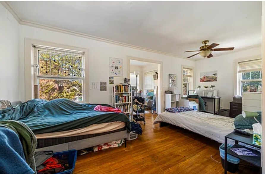 Building Photo - 721 Foster St