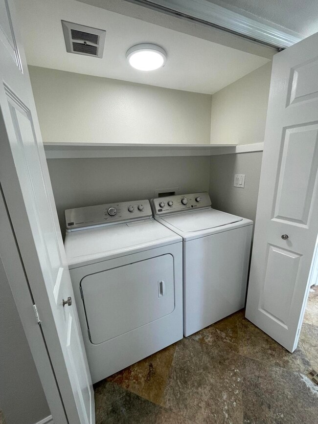 Building Photo - 43376 Cook St