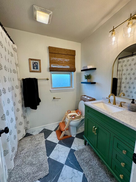 Building Photo - 3209 4th St