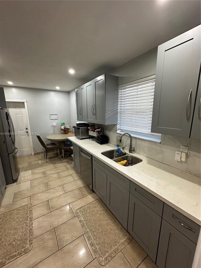 Building Photo - 6439 SW 7th St