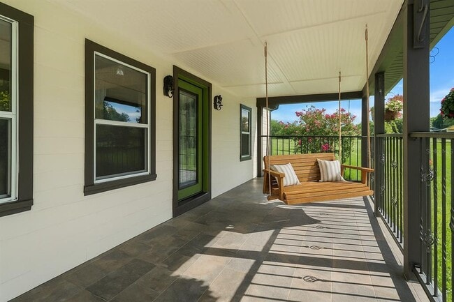 Building Photo - 13832 South Bay Lake Rd