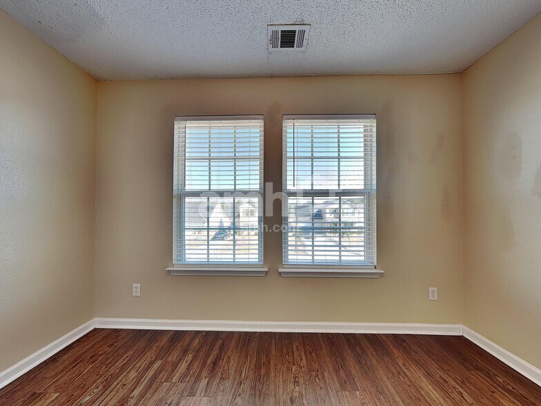 Building Photo - 67 Corsair Cir