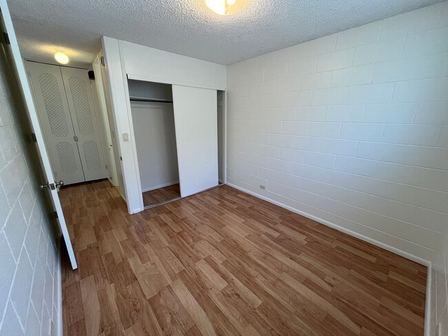 Building Photo - Salt Lake (Honolulu) Ilima West - 2 bedroo...