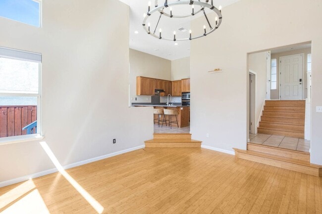 Building Photo - Gorgeous 4 Bedroom with SOLAR in Shadow Lakes!