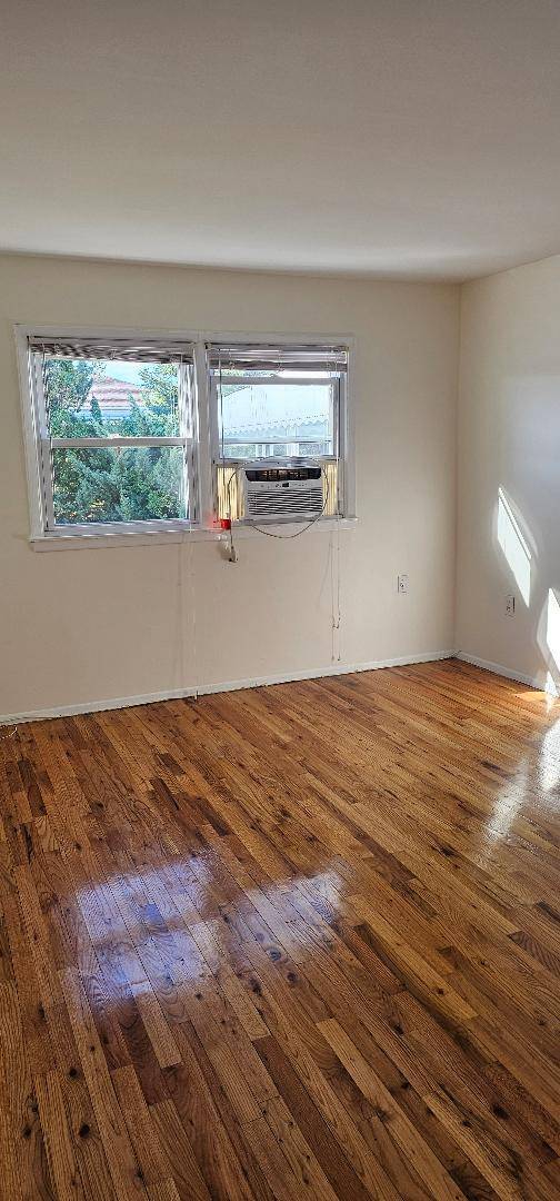 Building Photo - 646 Armstrong Ave