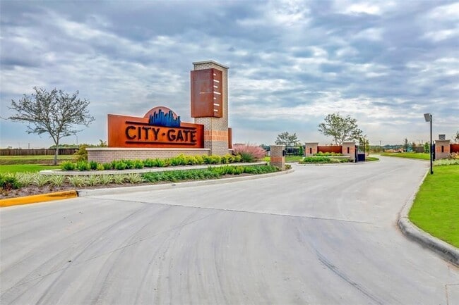 Building Photo - 12721 Oxford Gate Dr