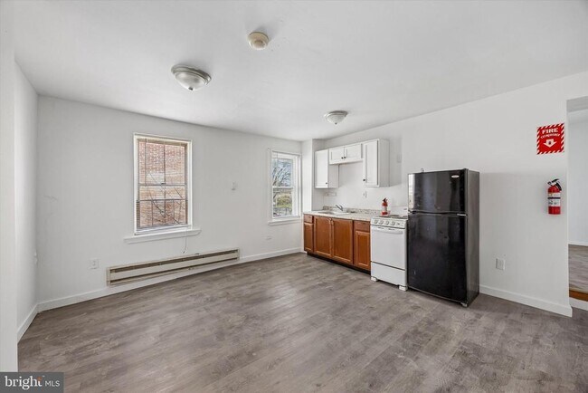 Building Photo - 523 Concord Ave