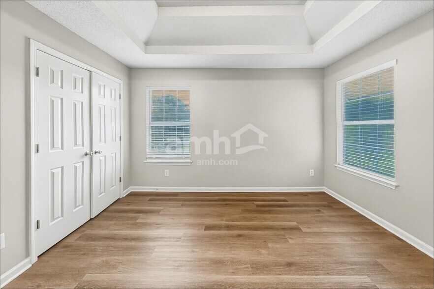 Building Photo - 3094 Lonetree Point