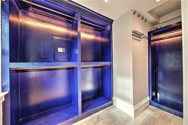 Building Photo - 11 Elmcroft Ave