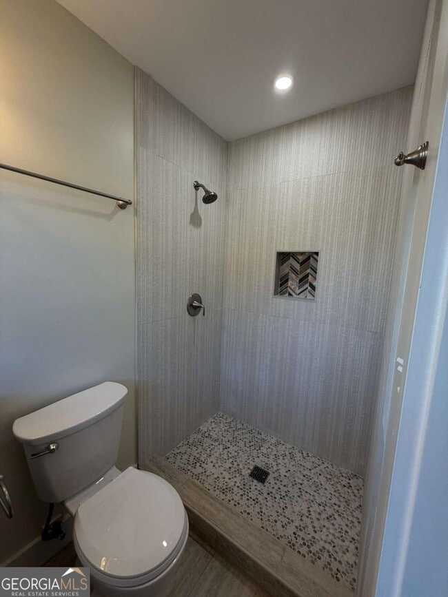 Building Photo - 1135 Casteel Rd