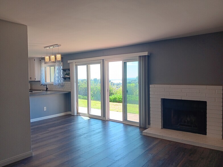 Building Photo - 3664 Clairemont Dr