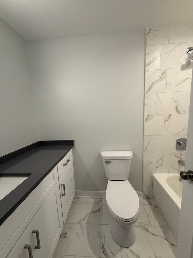 Building Photo - 1173 S Forums Ct