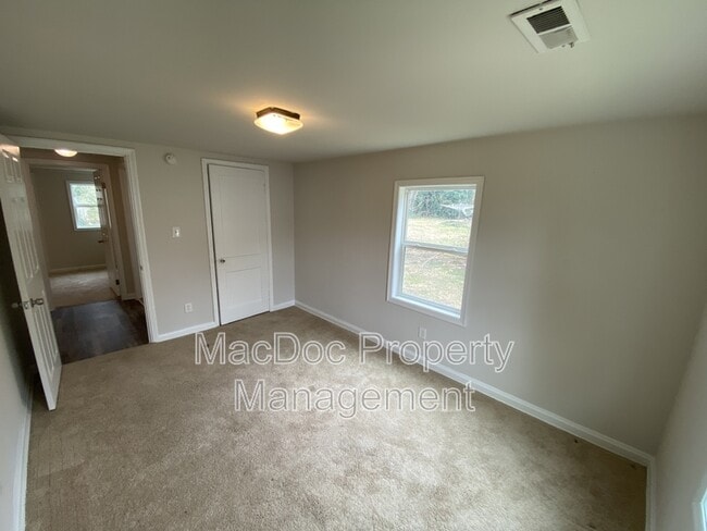Building Photo - 5472 Riverview Dr