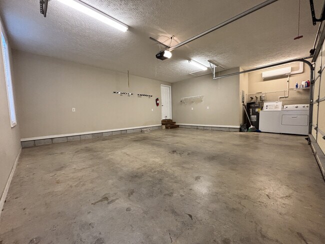 Building Photo - 19 Antietam Dr