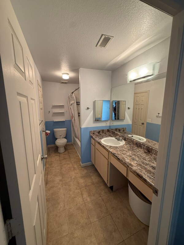 Building Photo - 2510 Taft Dr