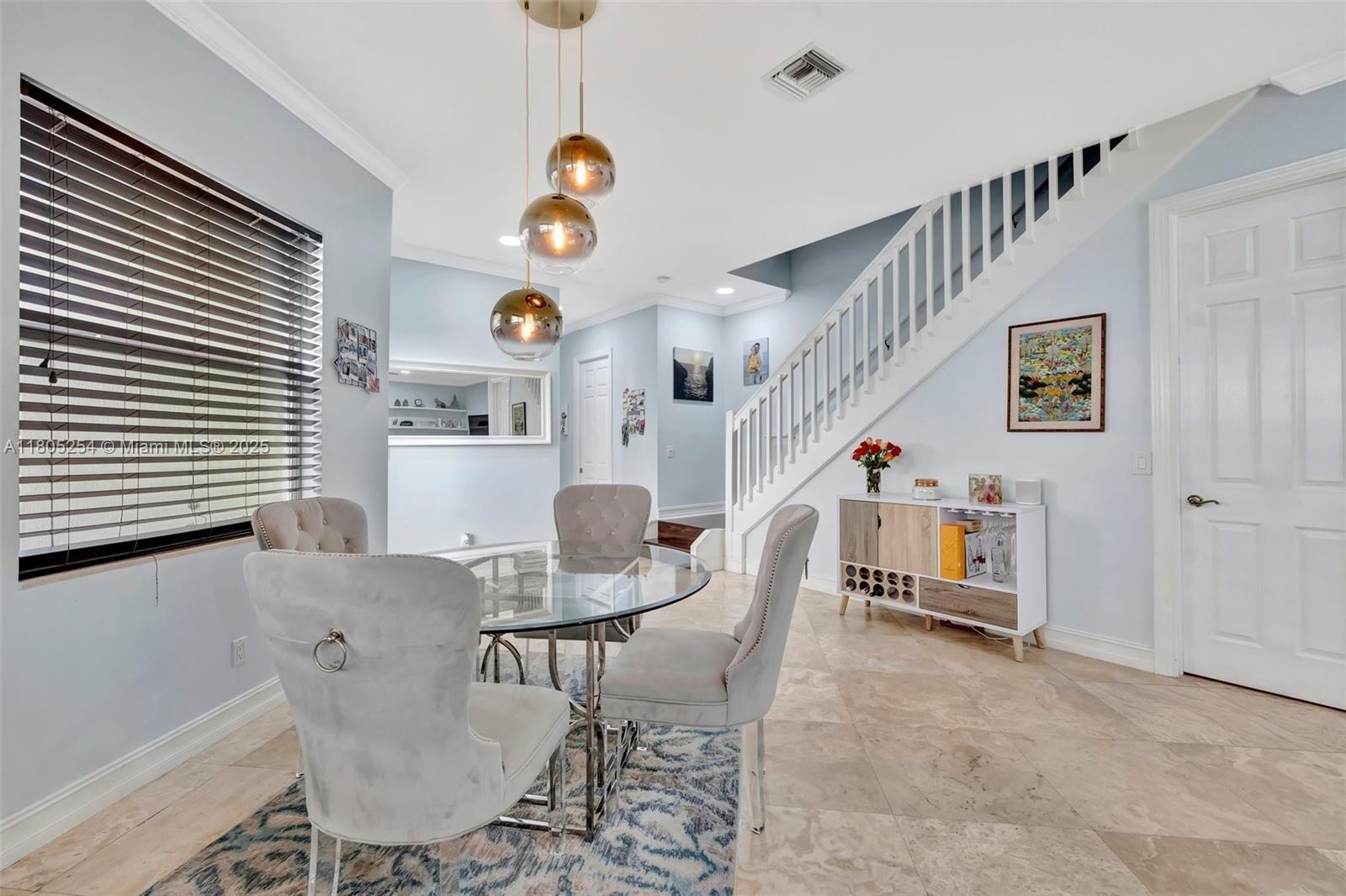 Building Photo - 853 SW 11th Ct